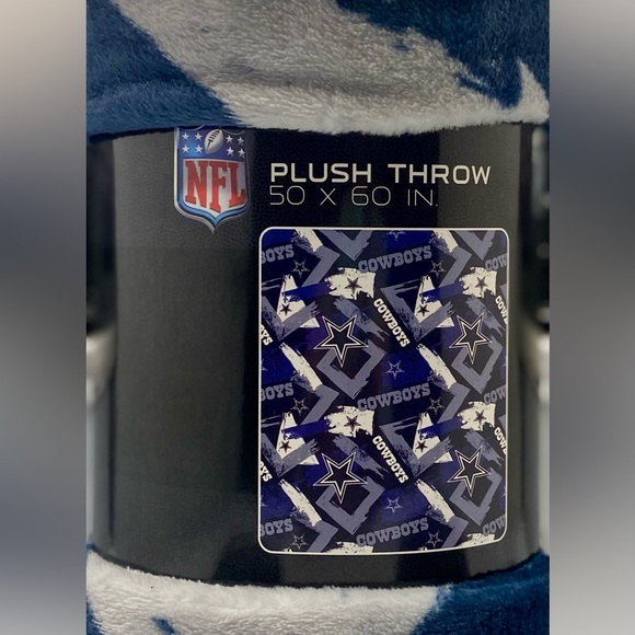 NFL Cowboys plush throw 50”X60” fleece blanket, new no ever used - Picture 2 of 4